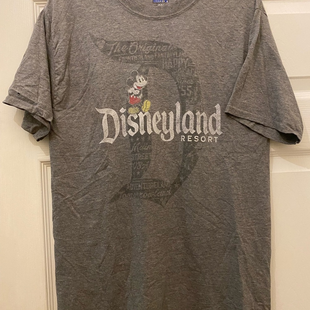 Disney Men’s Medium Gray Short Sleeve Tee Classic Comfort